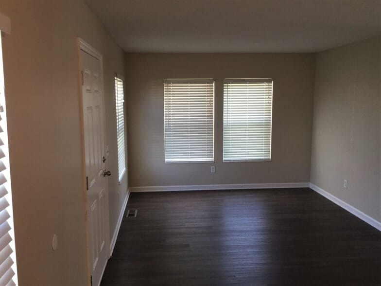 Building Photo - 10024 Oriole Ct