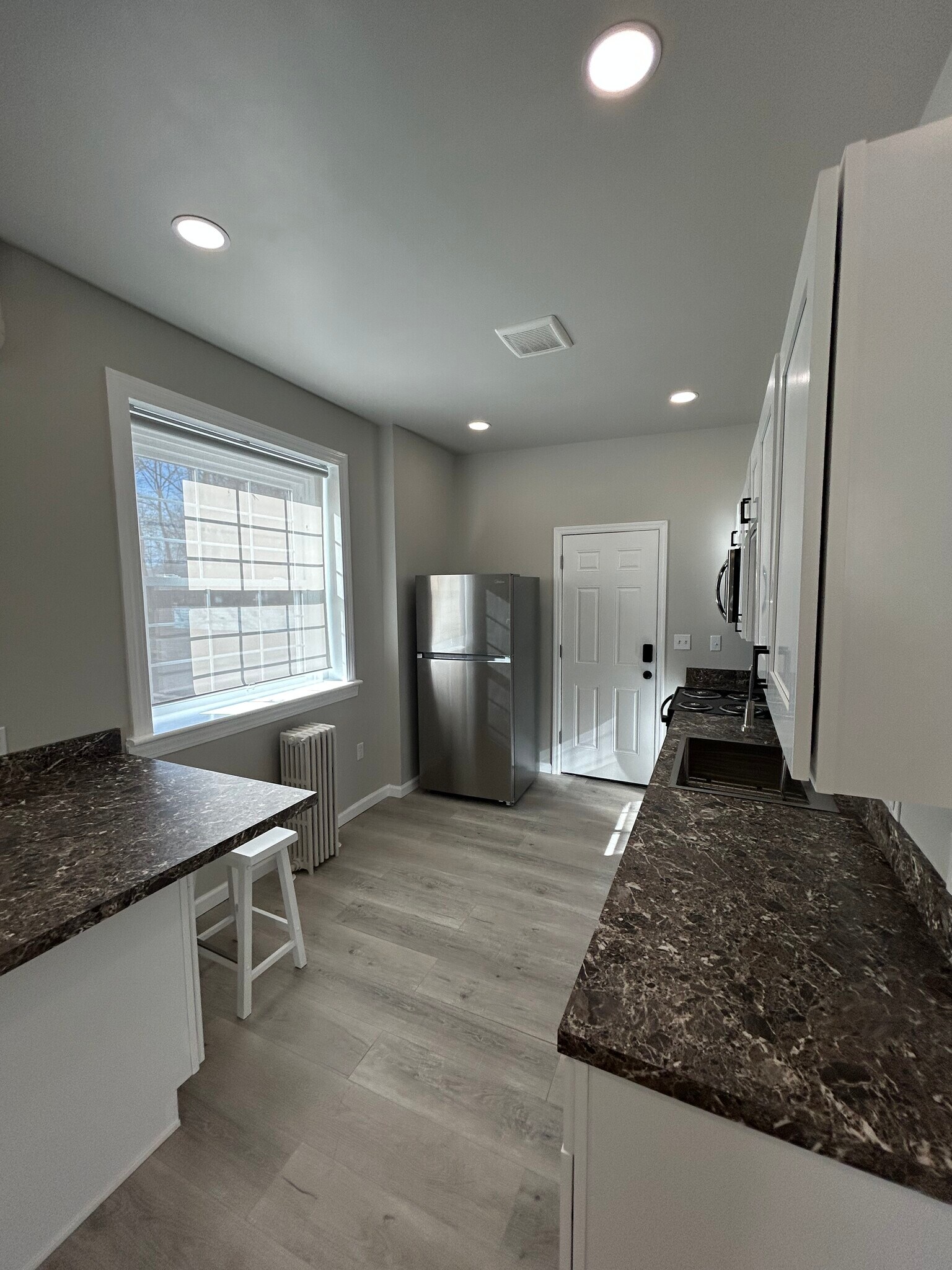 Building Photo - 1 Caroline Ave