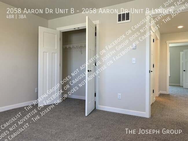 Building Photo - 2058 Aaron Dr
