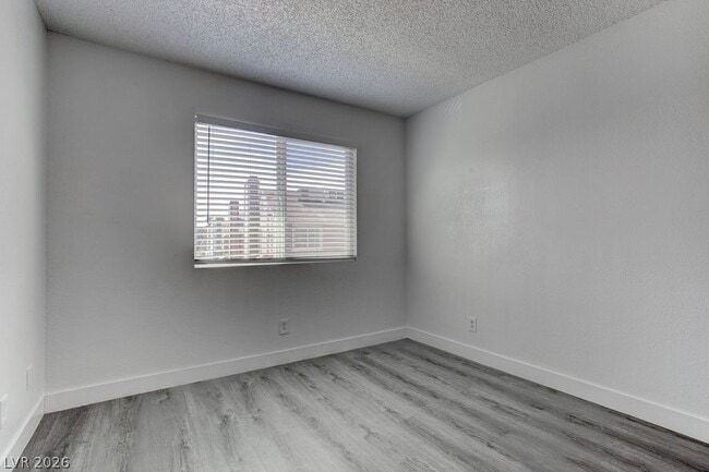 Building Photo - 921 Snug Harbor St