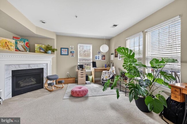 Building Photo - 102 Pasture Side Pl