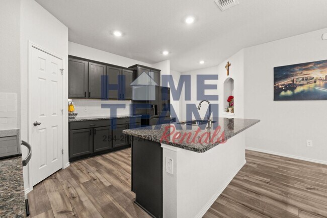 Building Photo - $200 Off First Months Rent