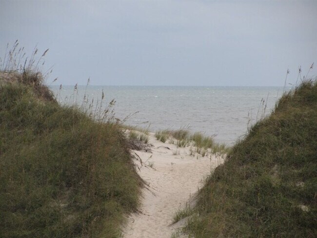 Building Photo - 40302 Due E Rd