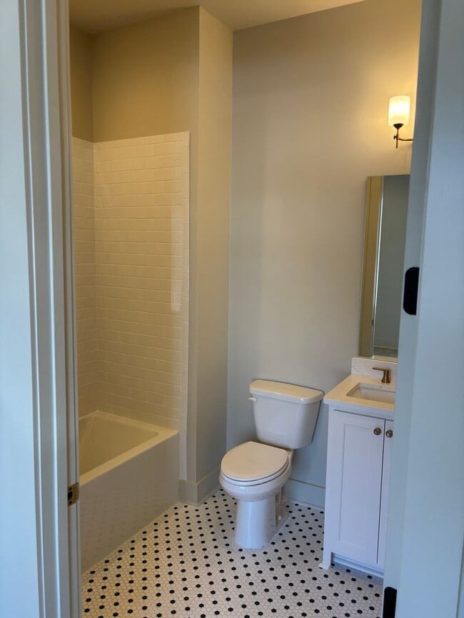 Building Photo - Great 3/3 in Oxford