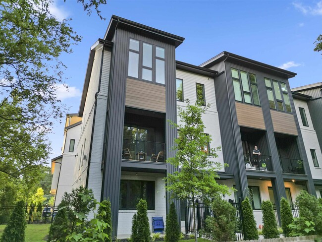 Building Photo - 2347 Hosea L Williams Dr NE