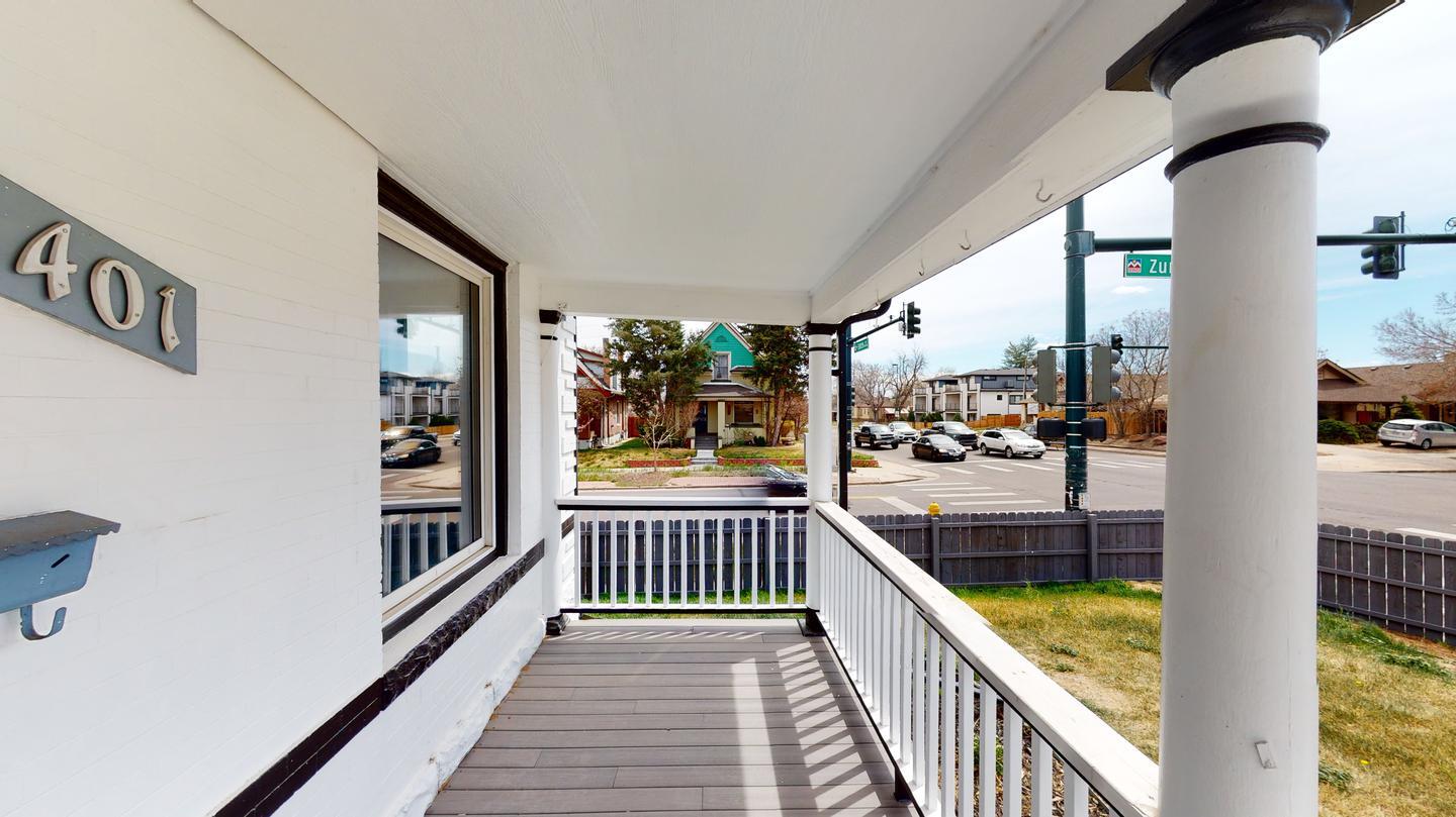 Building Photo - Beautifully renovated Sunnyside home with ...