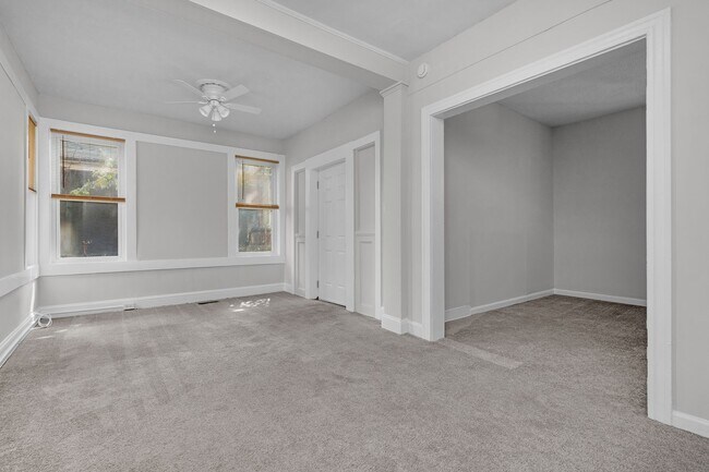 Building Photo - 3503 Oakmont Ave