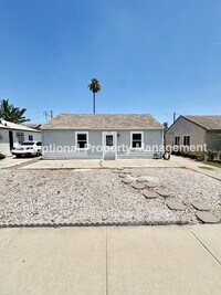 Building Photo - Ready to move in 2 bedroom 1 bath home