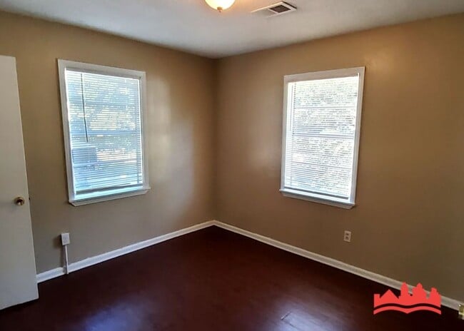 Building Photo - 426 Delta Rd