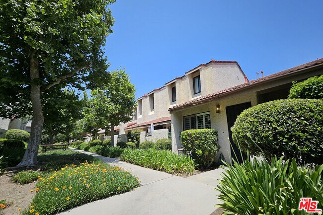 Building Photo - 18130 Oxnard St