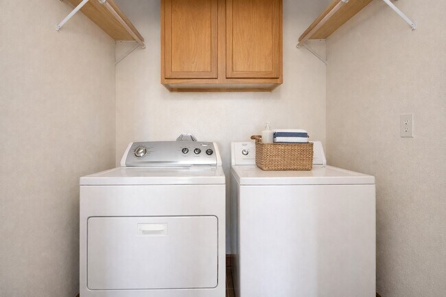 Building Photo - 925 Clubside Dr