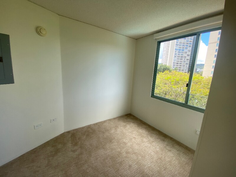 Building Photo - 1314 Kalakaua Ave