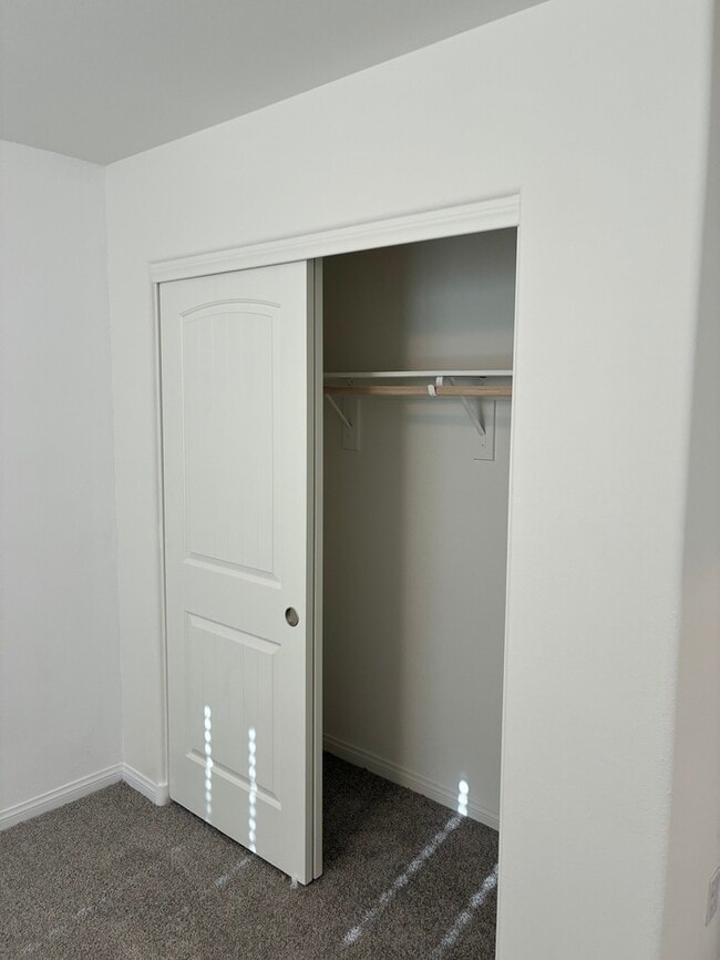 Building Photo - Beautiful 4 Bedroom Home in Southwest Vegas!