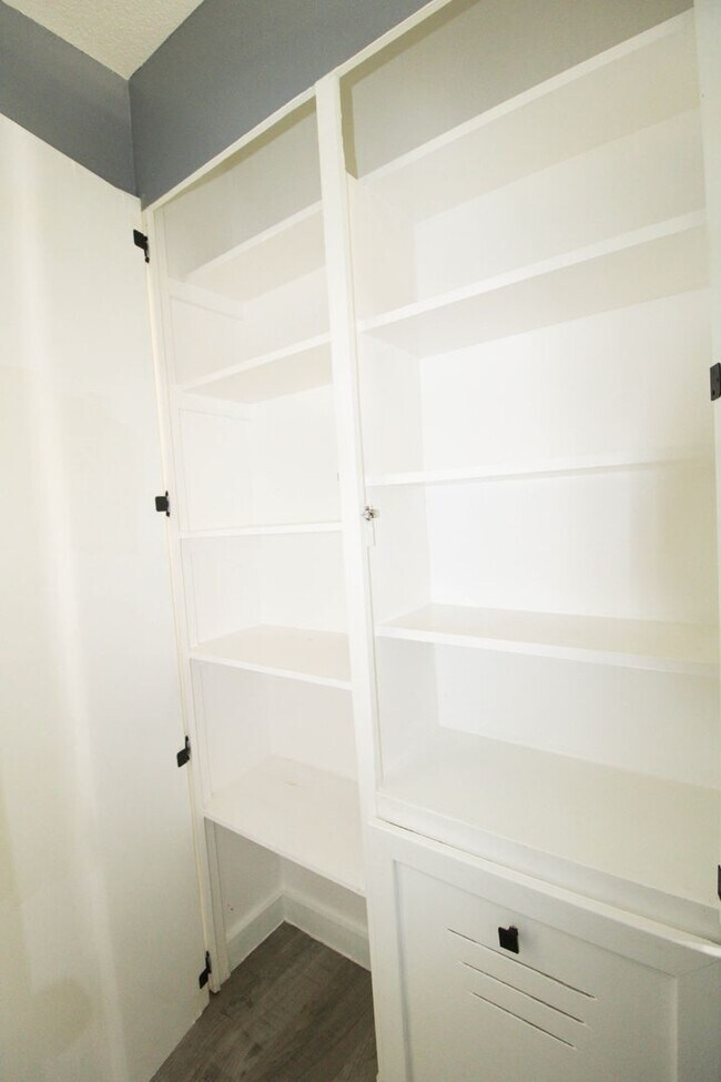 Building Photo - 2950 Lasses Blvd