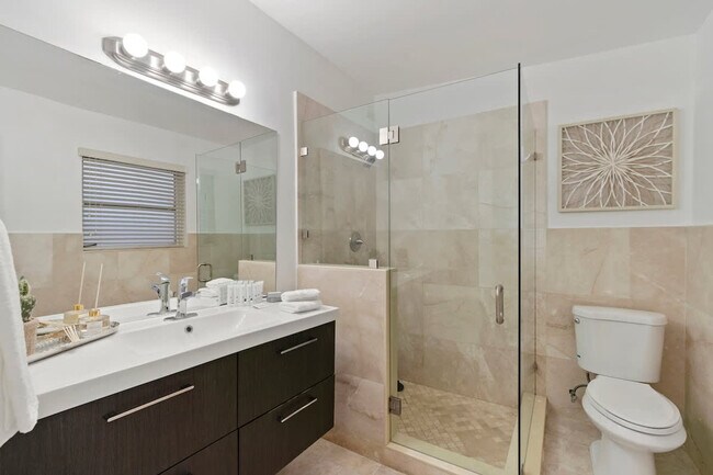 Building Photo - 20010 Highland Lakes Blvd