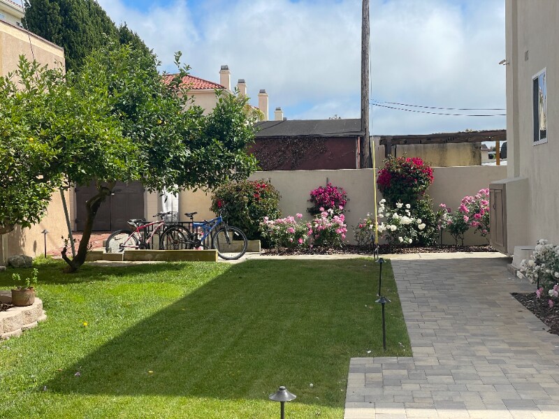 Building Photo - 20360 Anza Ave