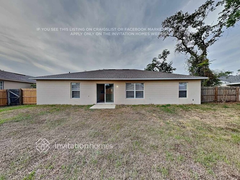 Building Photo - 2501 Baffin St