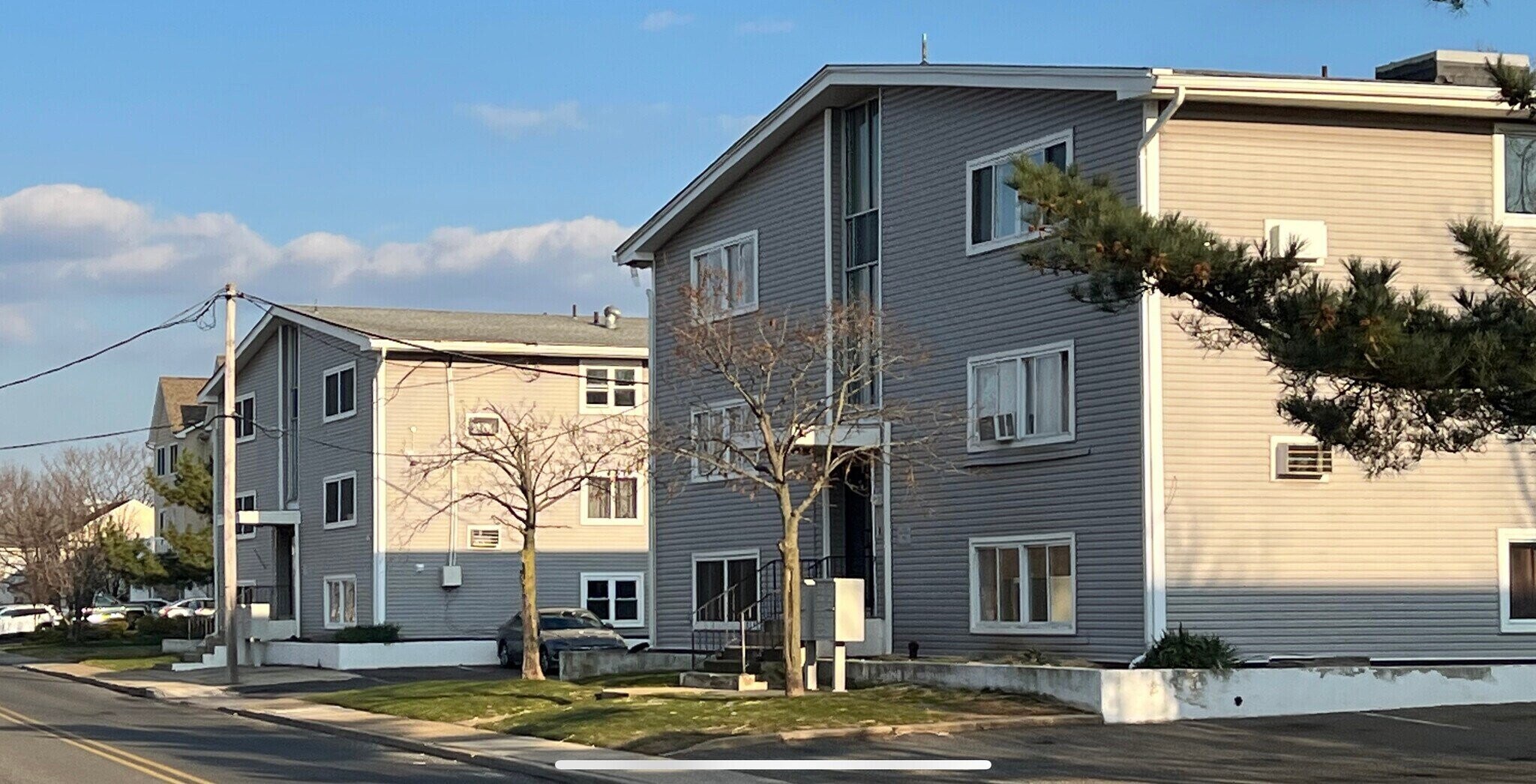 Building Photo - 544 Beachway Ave