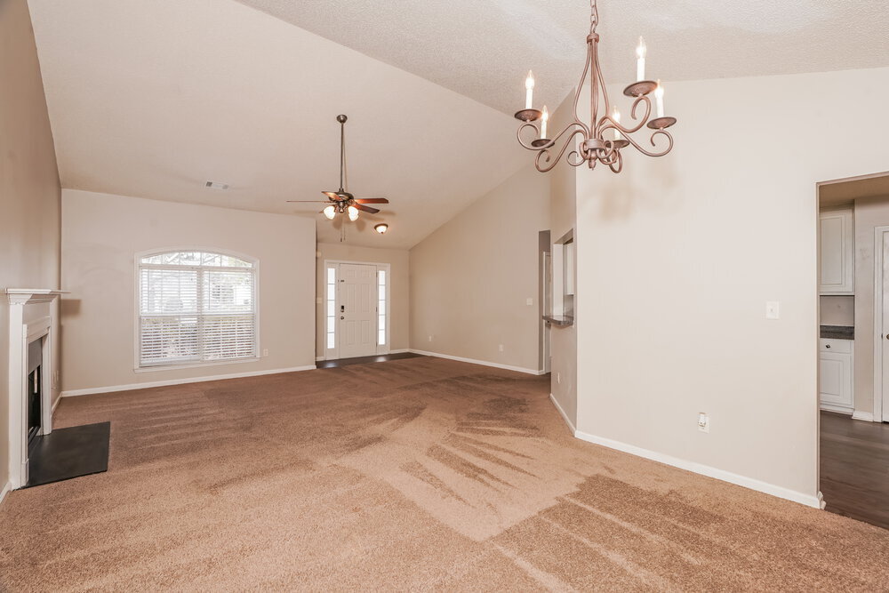 Building Photo - 310 The Gables Dr