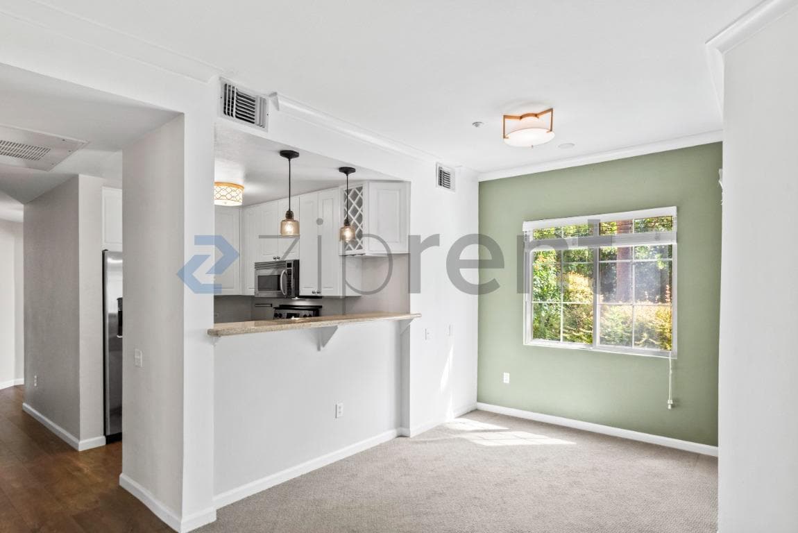 Building Photo - Unit 164