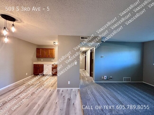 Building Photo - 509 3rd Ave