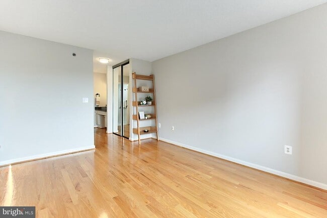 Building Photo - 2181 Jamieson Ave