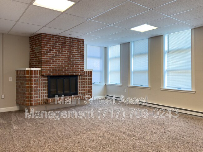 Building Photo - 100 S Front St