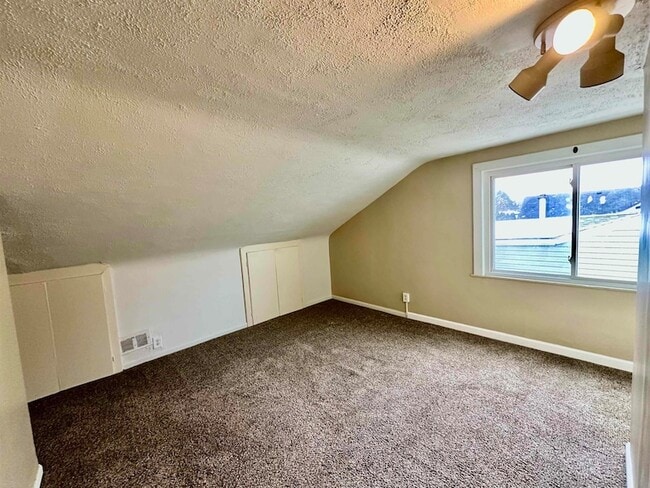 Building Photo - 30240 Groveland St