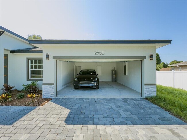 Building Photo - 2850 SW 140th Pl