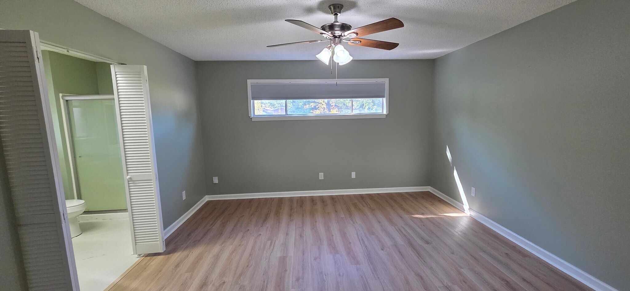 Building Photo - 2114 Ray Ave