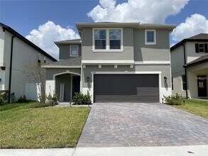 Building Photo - Like New Spacious Home near Lake Nona