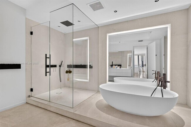 Building Photo - 9705 Collins Ave