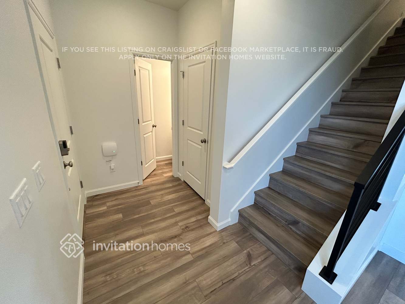 Building Photo - 322 N Broadway Dr