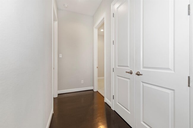 Building Photo - 5637 Kiam St