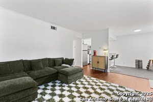 Building Photo - 8702 Village Dr