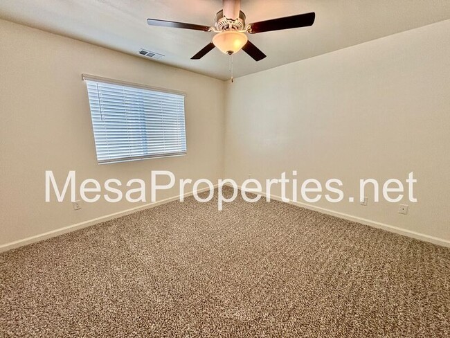 Building Photo - 9550 Tamarisk Ave