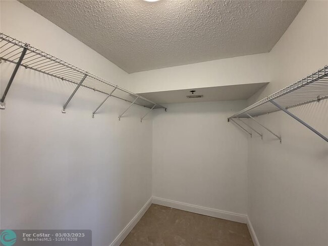 Building Photo - 2240 N Cypress Bend Dr