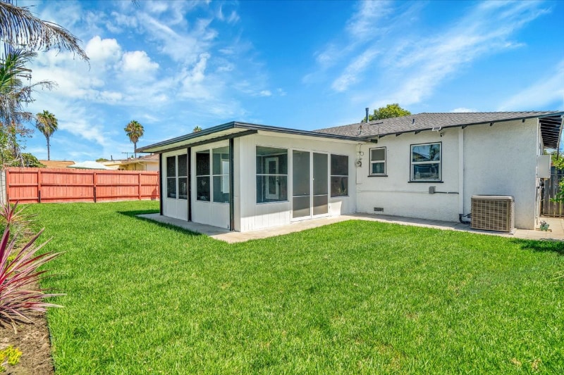 Building Photo - 1007 N Mohawk Ave