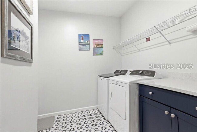 Building Photo - 247 Tropics Ave