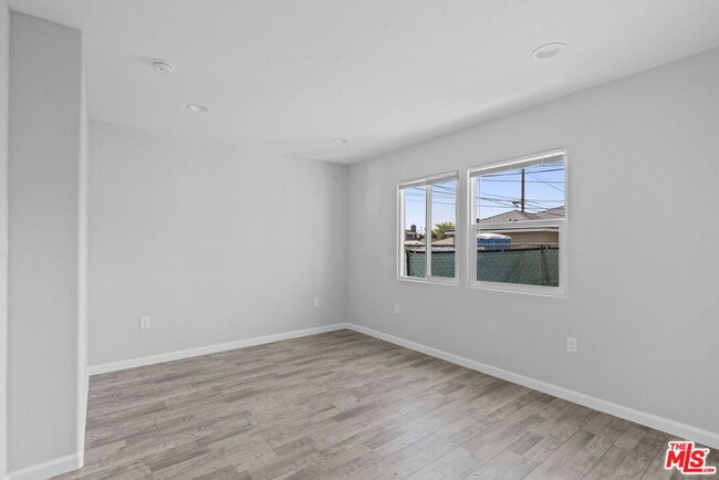 Building Photo - 1960 N Ontario St