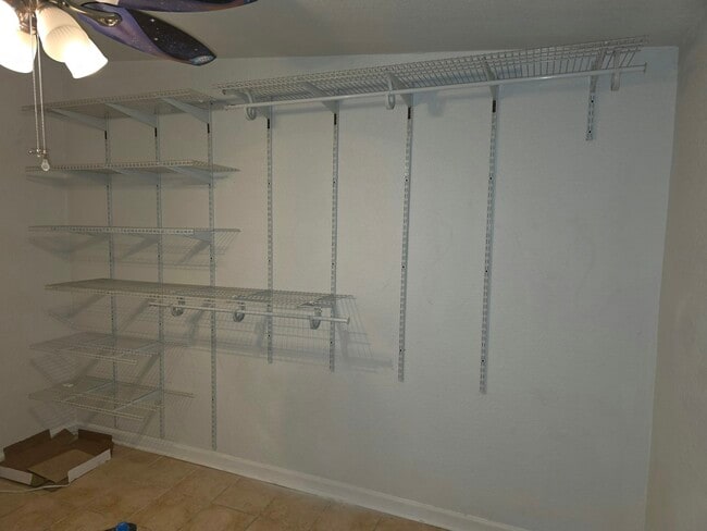 Building Photo - 709 Windy Rd