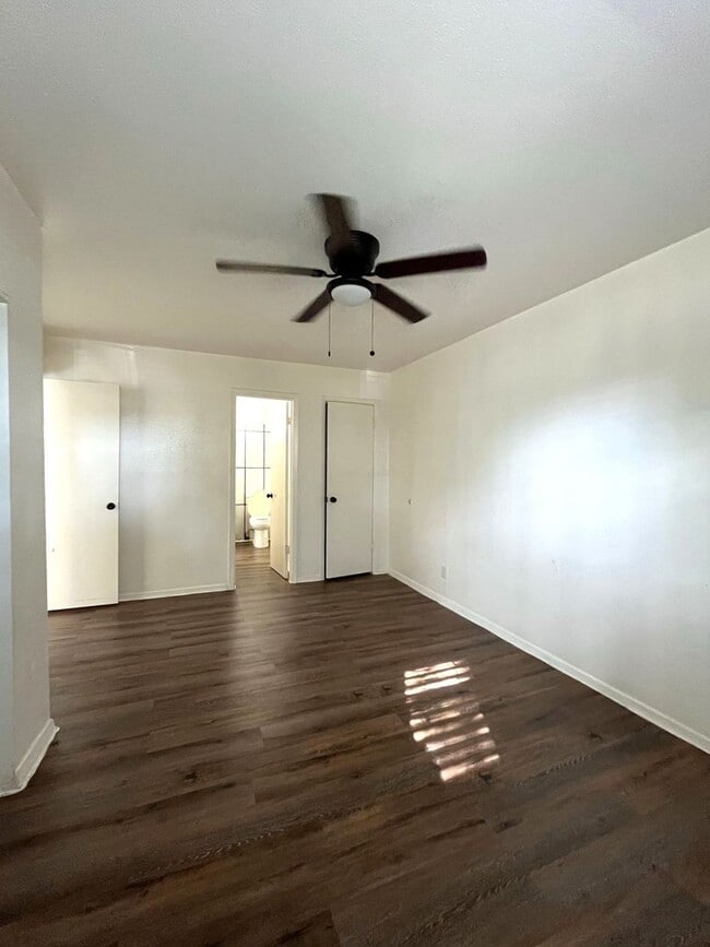 Building Photo - 7115 Glen Terrace