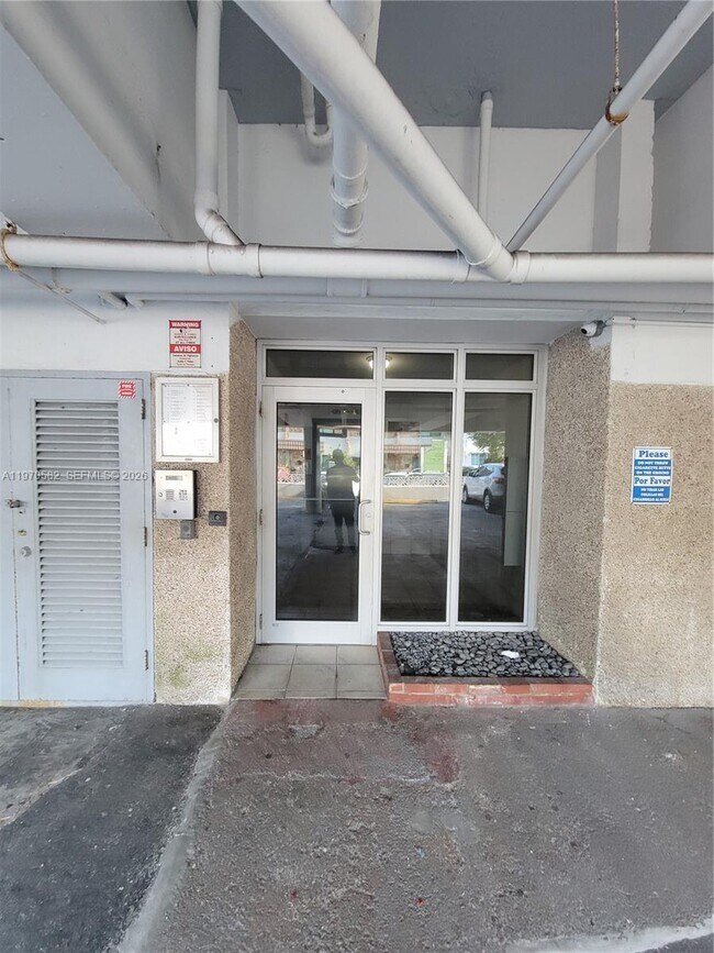 Building Photo - 8000 Harding Ave