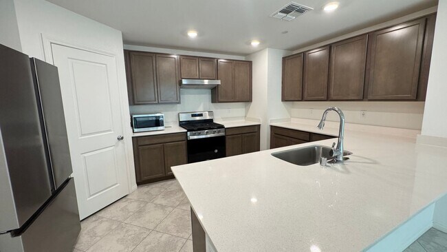Building Photo - 2 Story 3 bedrooms 3 full baths Inspirada Henderson