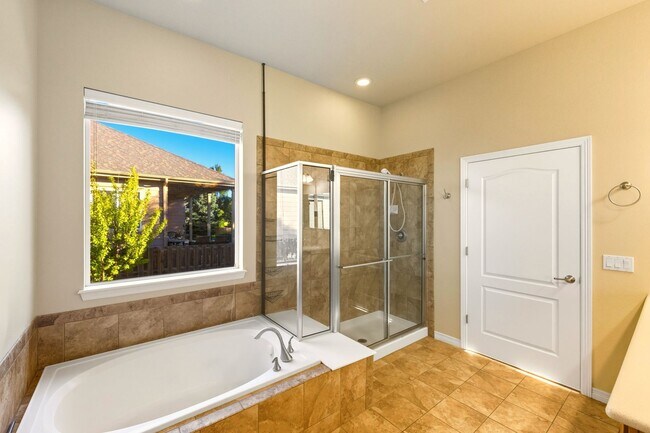 Building Photo - Beacon Point 5 Bedroom Ranch, 3-Car Garage...