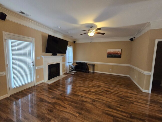 Building Photo - 5114 Chapel Ln