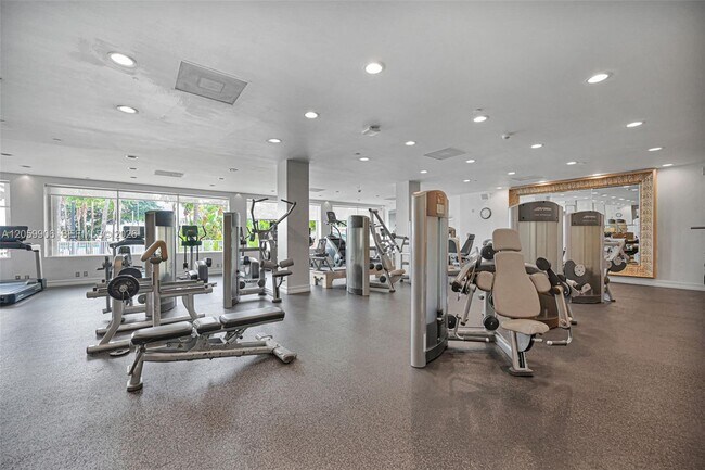 Building Photo - 2451 Brickell Ave