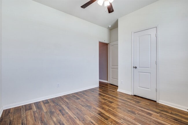 Building Photo - 3015 Watercrest Dr