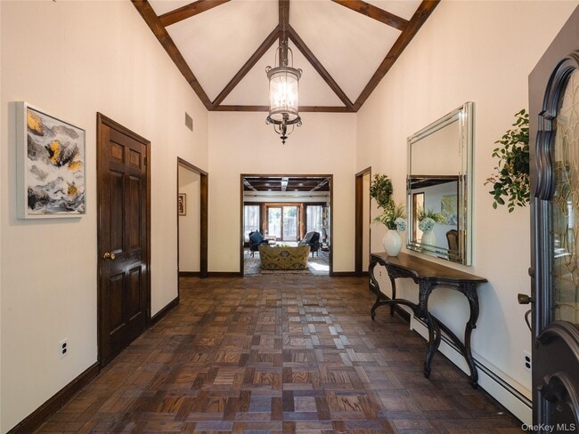 Building Photo - 11 Geralind Dr