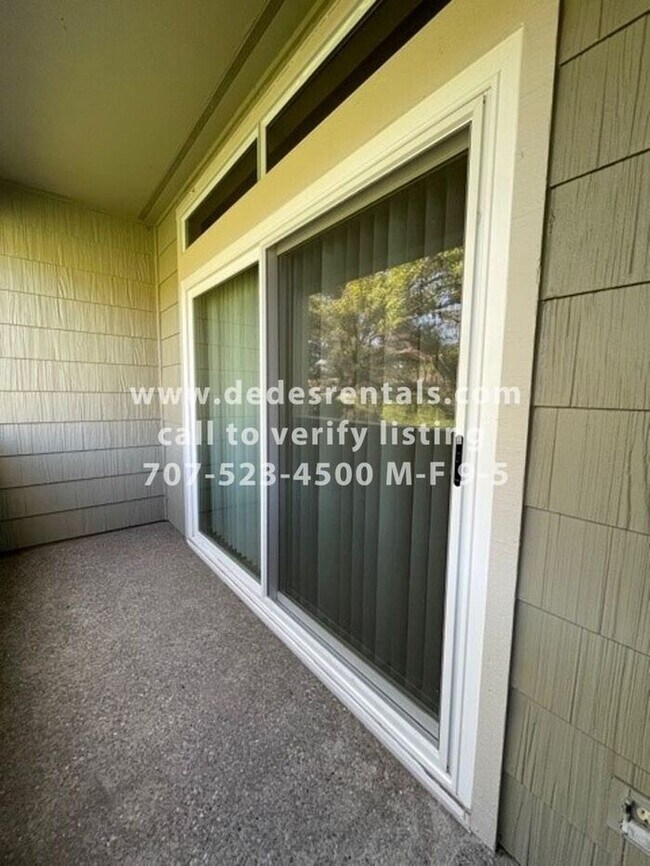 Building Photo - 2038 Stonefield Ln